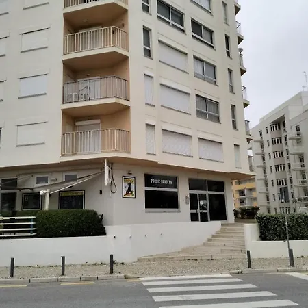 10b Invicta - Casas & Papeis * Armação de Pêra