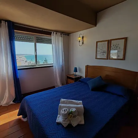 10b Invicta - Casas & Papeis * Armação de Pêra