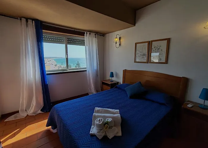 10b Invicta - Casas & Papeis * Armação de Pêra